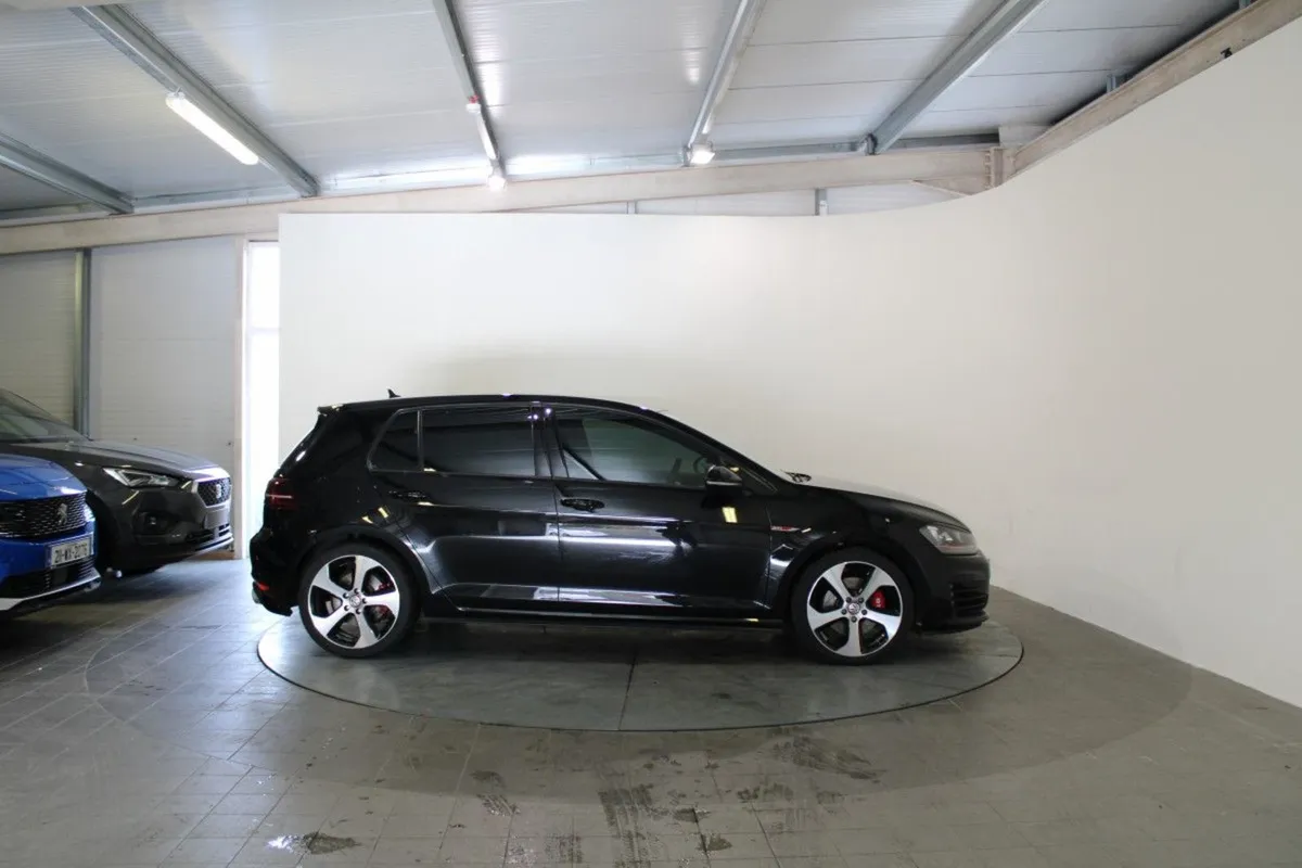 Volkswagen Golf 2.0 TSI GTI - Image 2