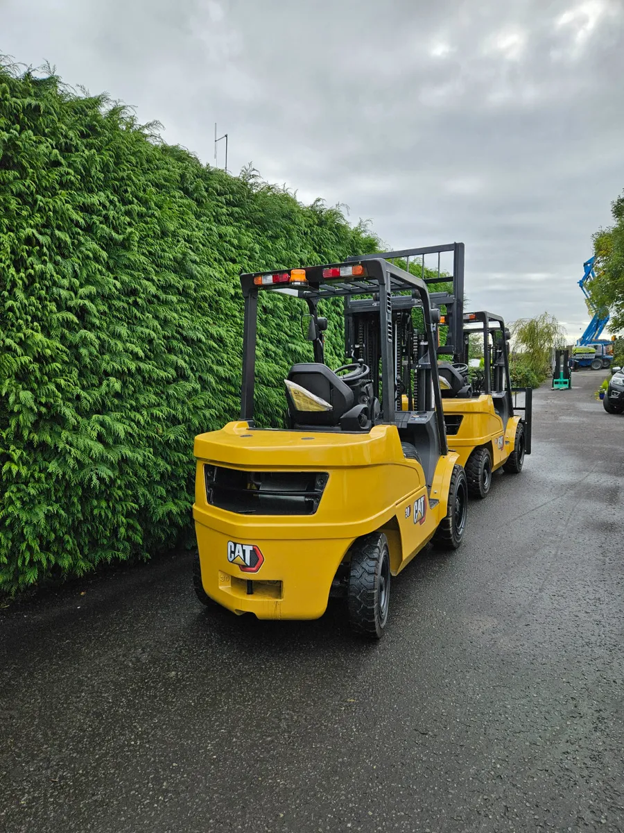 NEW 3 TON CAT FORKLIFTS - Image 4