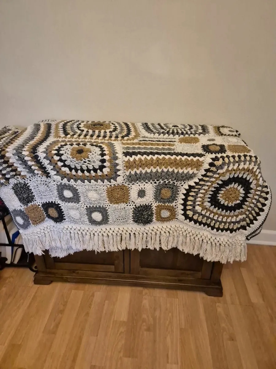 CROCHET BLANKET - Image 1