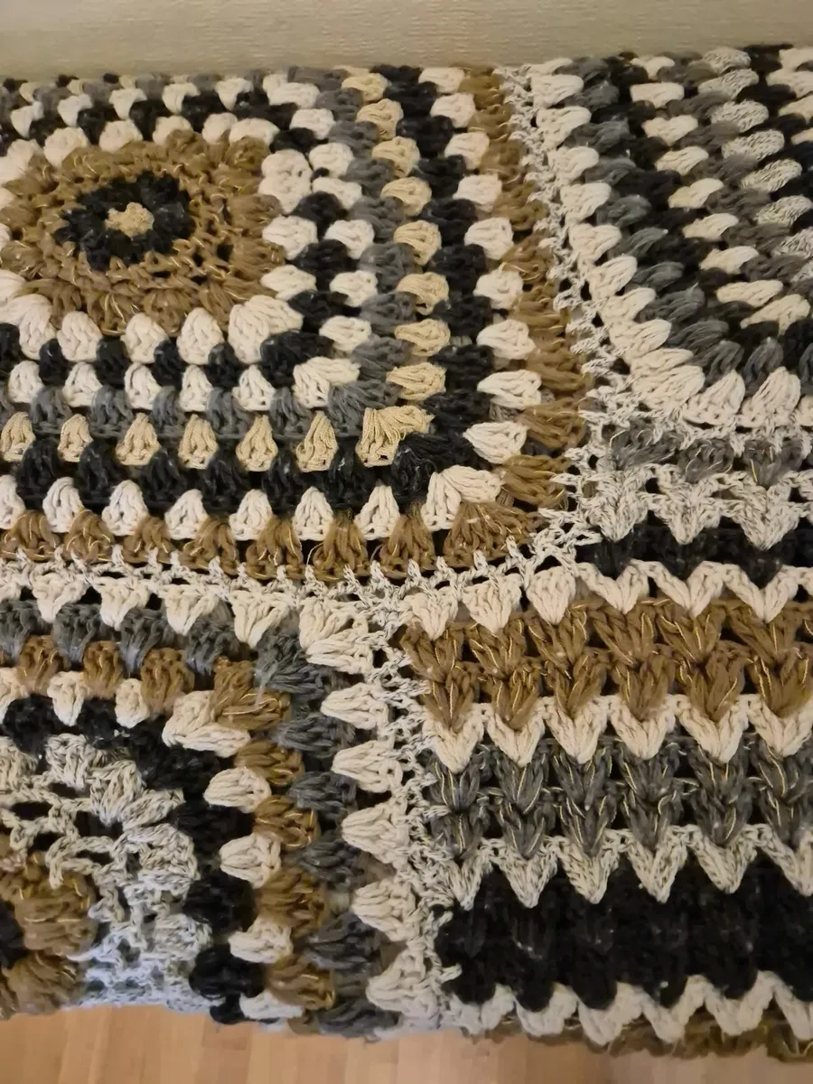 CROCHET BLANKET - Image 2