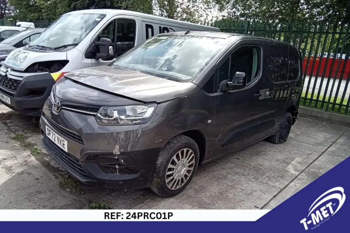 2023 TOYOTA PROACE CITY BREAKING FOR PARTS - Image 2