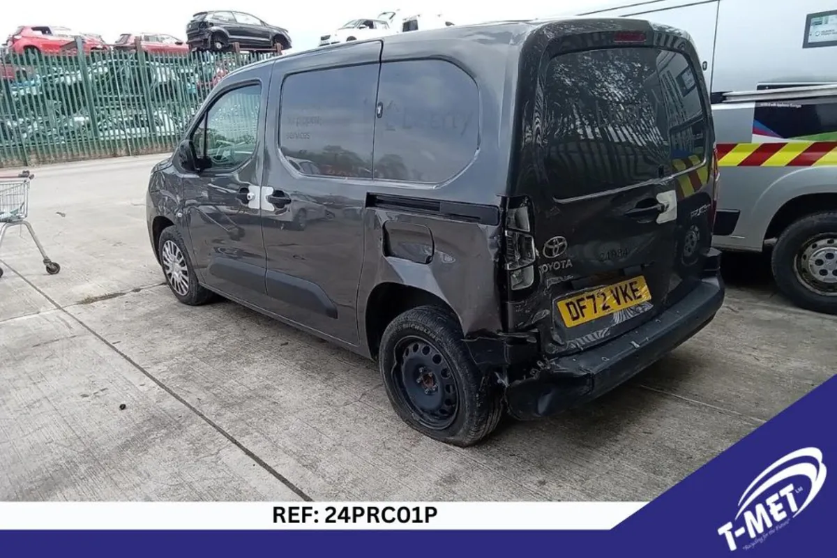 2023 TOYOTA PROACE CITY BREAKING FOR PARTS - Image 3