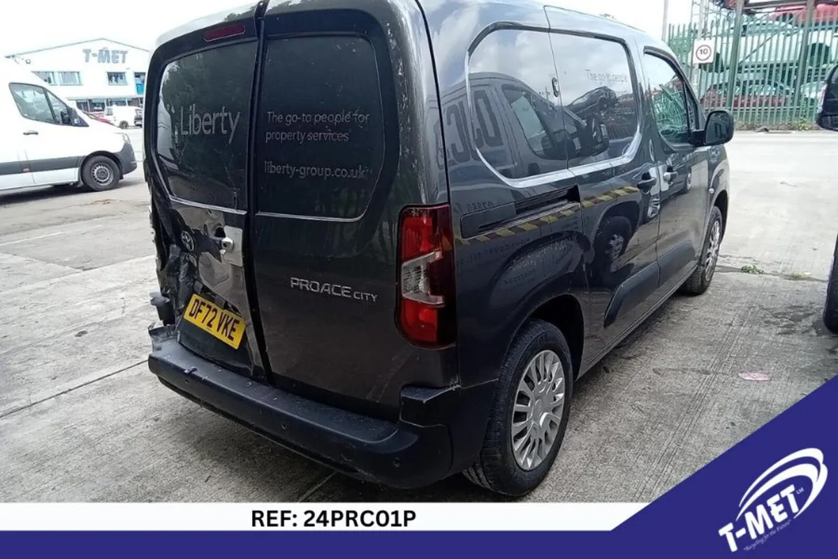 2023 TOYOTA PROACE CITY BREAKING FOR PARTS - Image 4