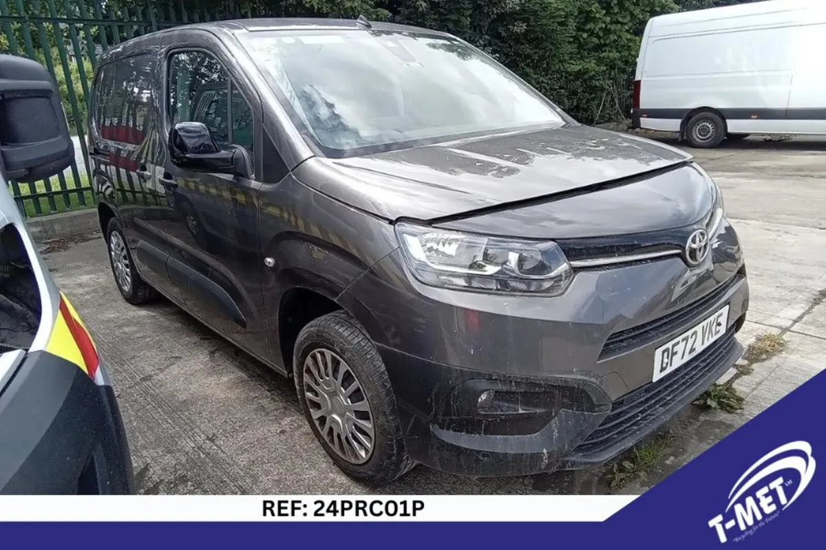 2023 TOYOTA PROACE CITY BREAKING FOR PARTS - Image 1