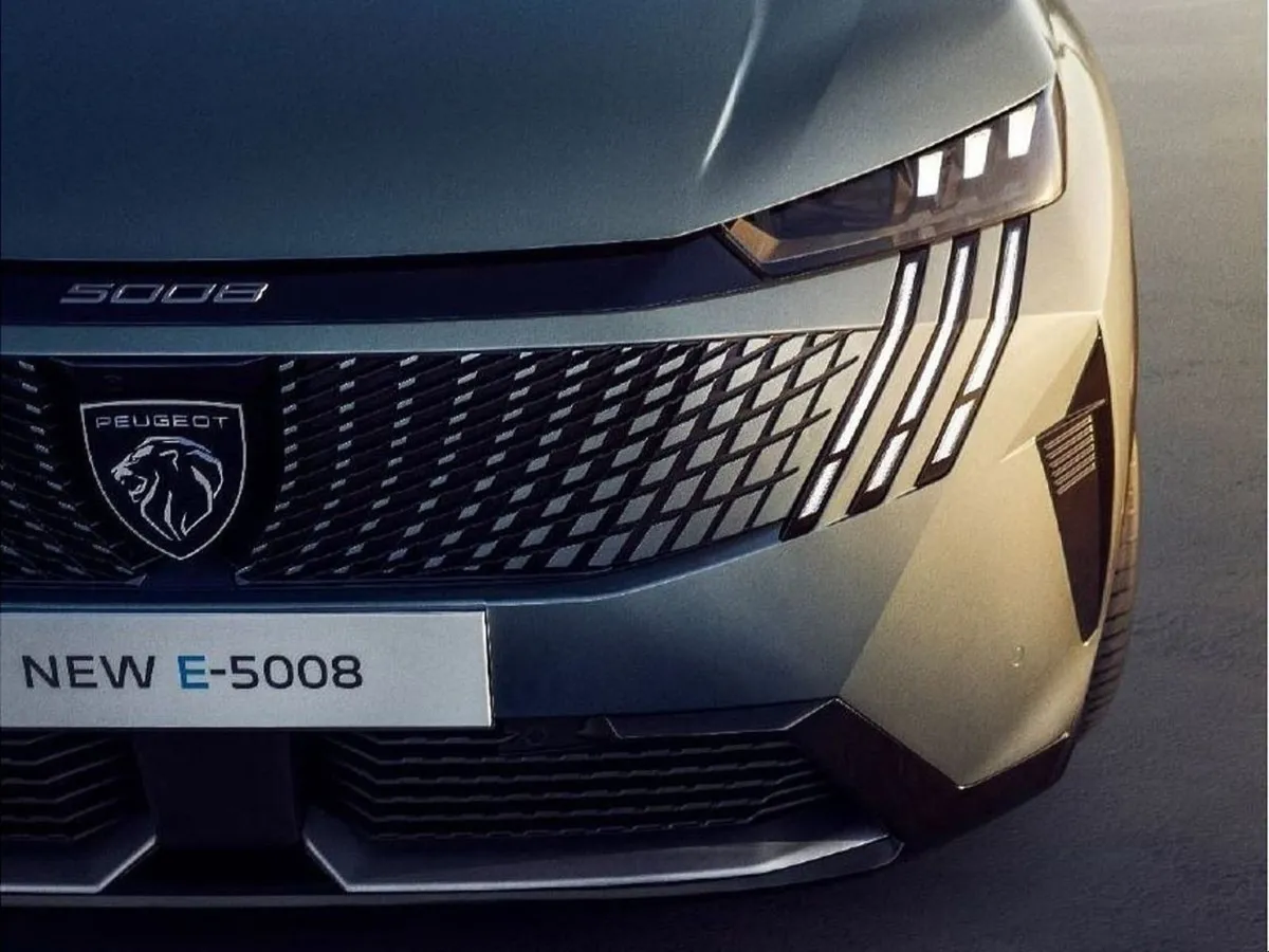 Peugeot 5008 Allure Hybrid 136bhp  order Your 251 - Image 3