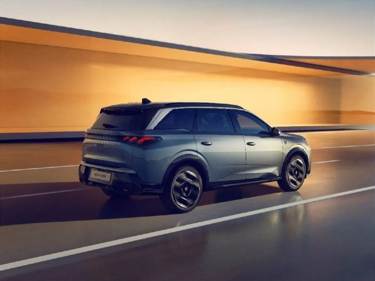 Peugeot 5008 GT Hybrid 145bhp  order Your 252 Tod - Image 2