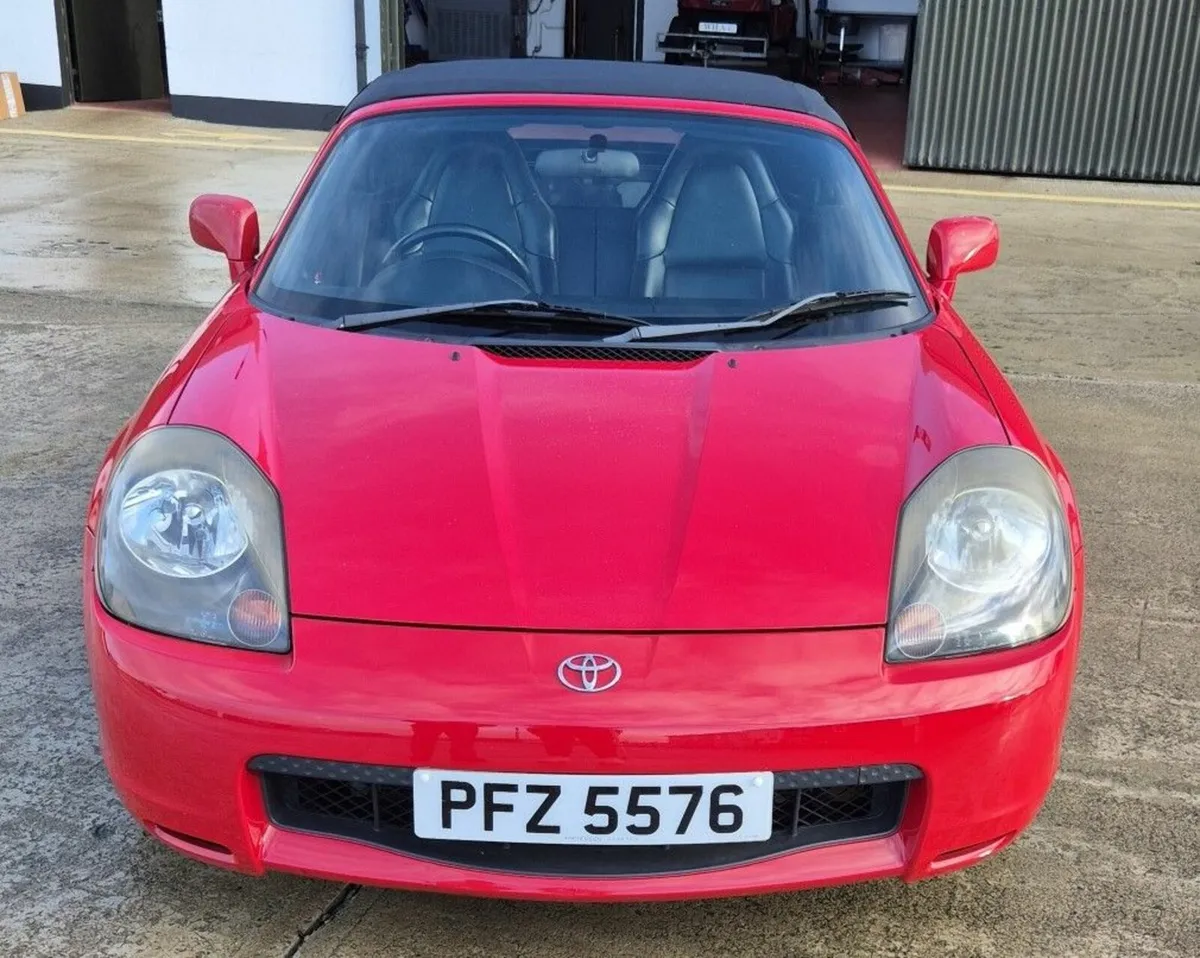 Toyota MR2 2001 - Image 2