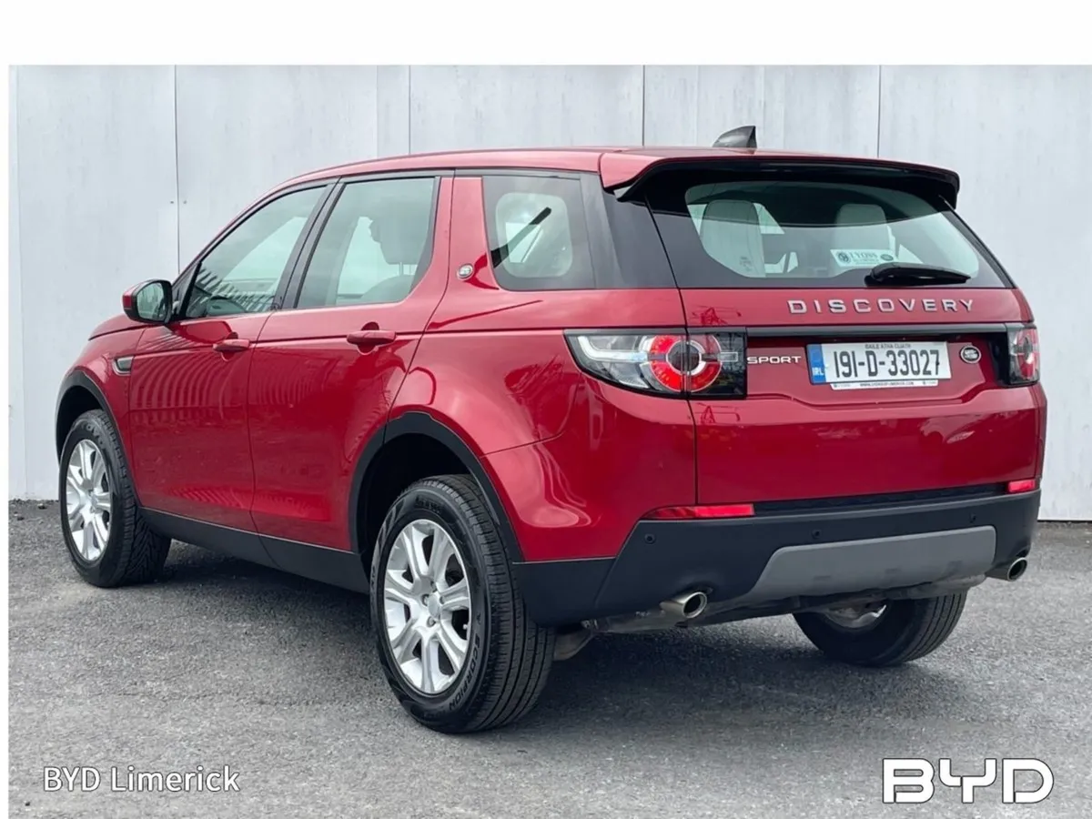 Land Rover Discovery Sport 2.0 TD4 150PS Auto SE - Image 2