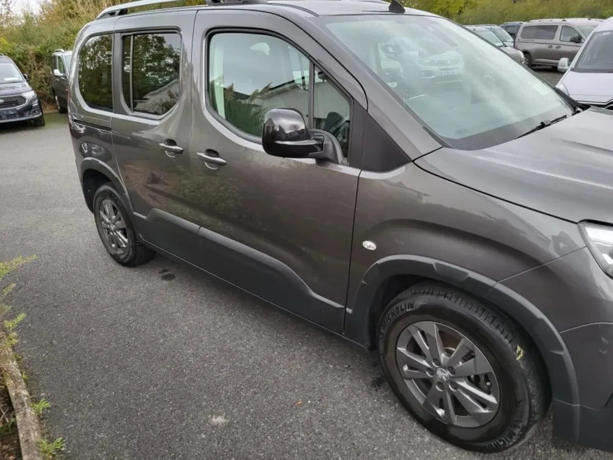 Wheelchair Accessible Peugeot Rifter Hrizon 2022 - Image 4