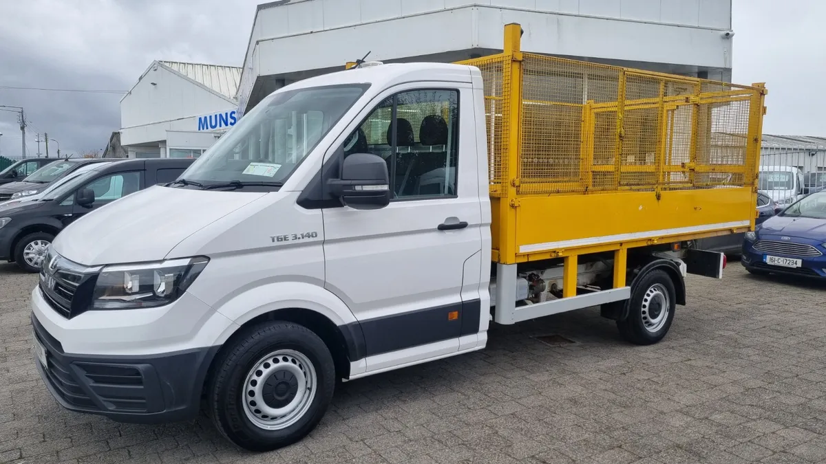 202 MAN/CRAFTER TIPPER ONLY 30K KMS! HUGE VALUE - Image 2