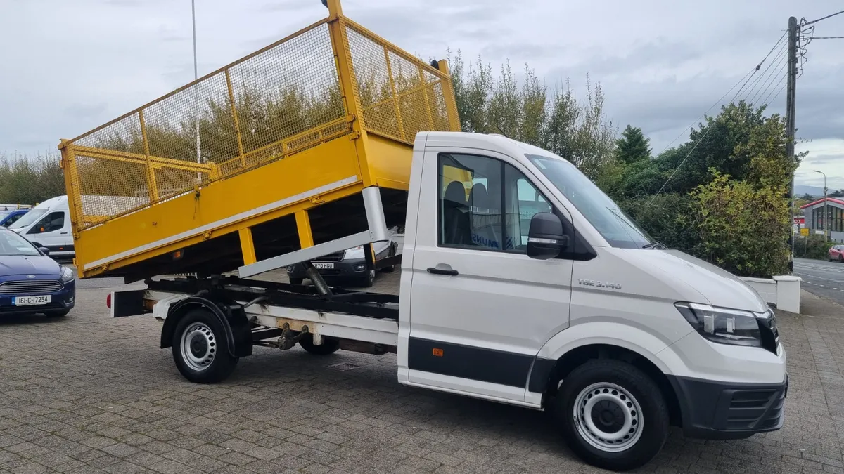 202 MAN/CRAFTER TIPPER ONLY 30K KMS! HUGE VALUE - Image 3