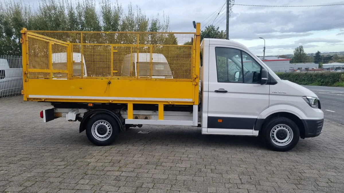 202 MAN/CRAFTER TIPPER ONLY 30K KMS! HUGE VALUE - Image 4