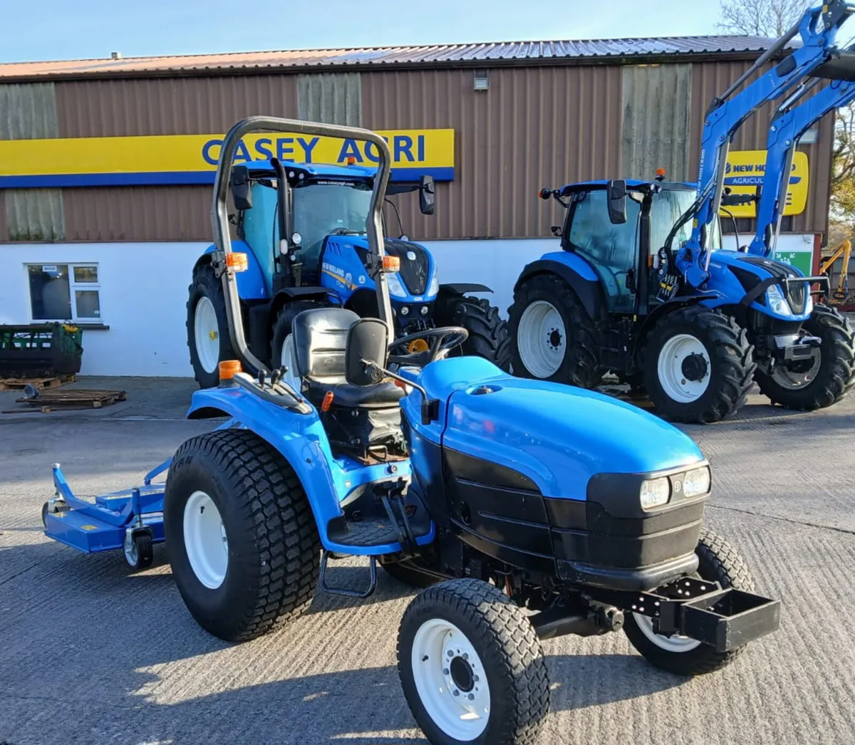 New Holland TC 27 Garden Tractor - Image 1