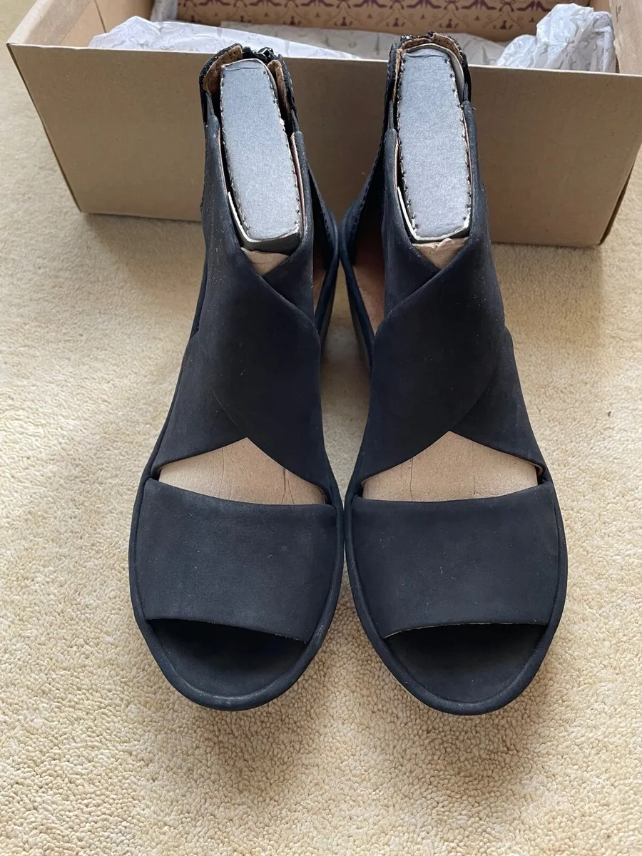 Clarks Clarene Glamor Black Nubuck Sandals Size 4 - Image 1