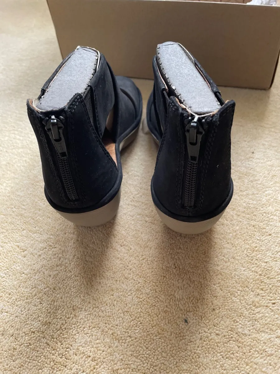 Clarks Clarene Glamor Black Nubuck Sandals Size 4 - Image 3