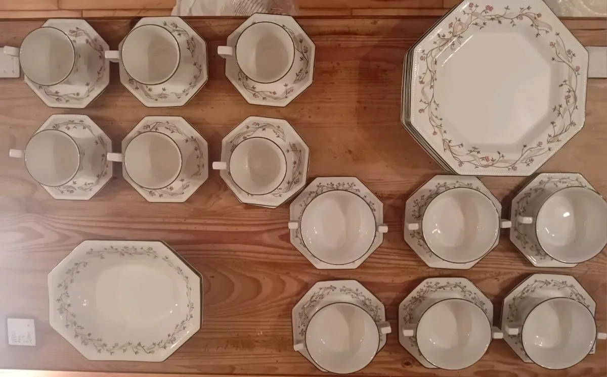 Eternal beau dinner service best sale