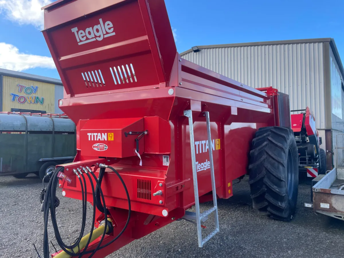 New Teagle Titan Manure Spreaders - Image 3