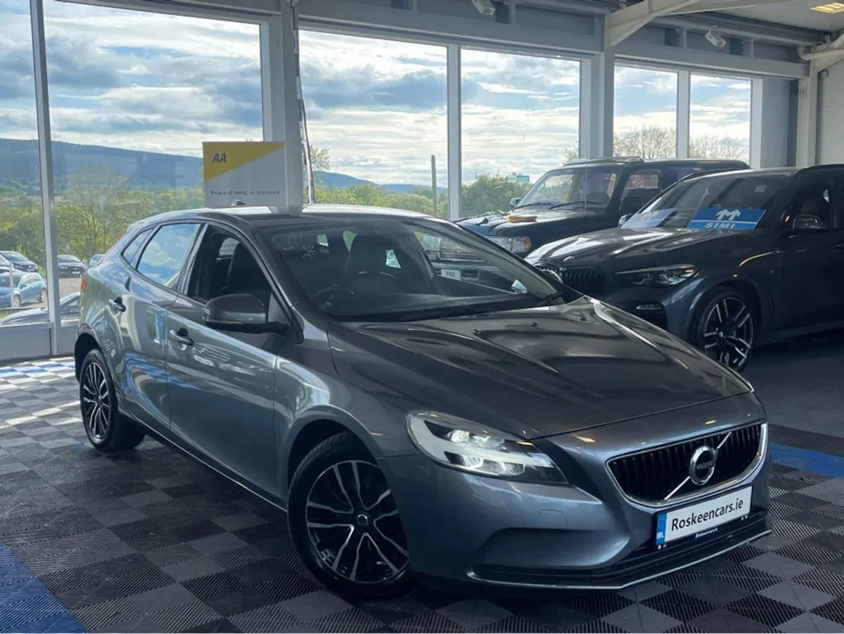 Volvo V40 Momentum D2 2.0 120 Bhp - Image 3