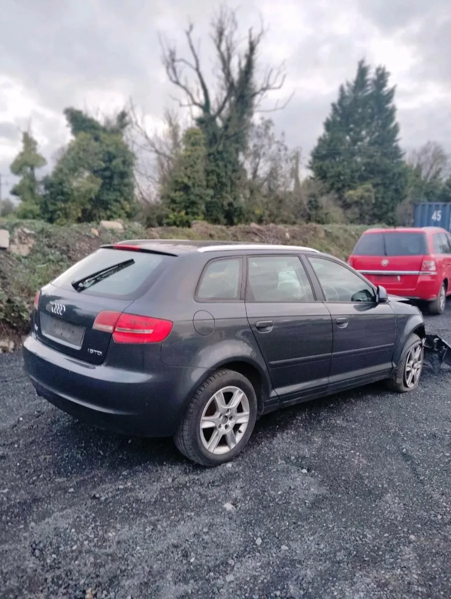 Breaking Audi A3 2011 1.6tdi cay lub lz7h - Image 1