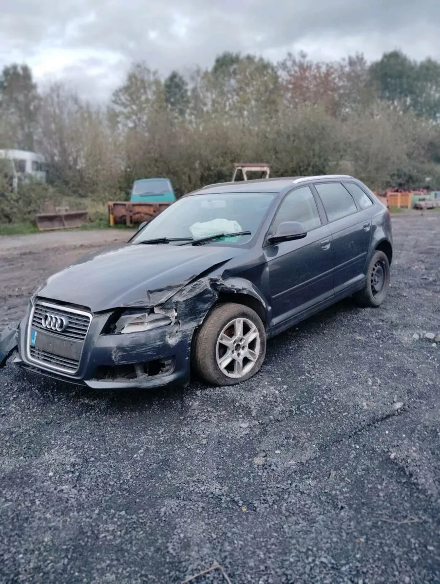 Breaking Audi A3 2011 1.6tdi cay lub lz7h - Image 2