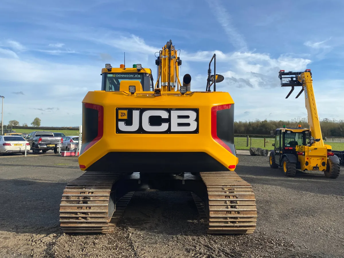 JCB 150X HEAVY DUTY TRACKED EXCAVATOR YEAR 2022 - Image 4