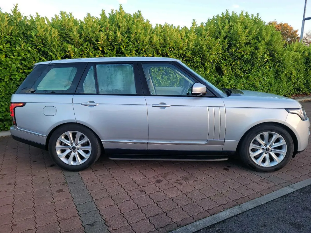 Range Rover Vogue 3ltr (1 owner low miles) - Image 2