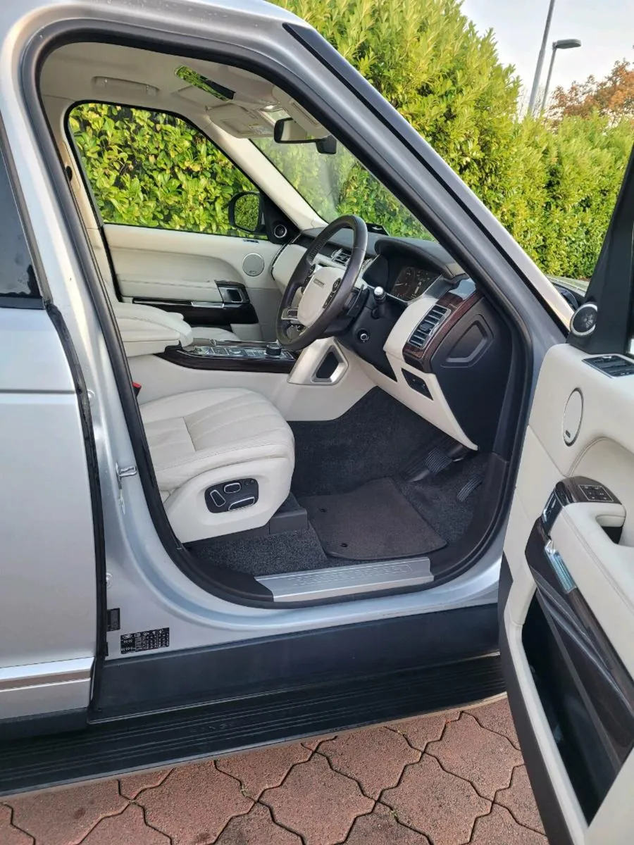 Range Rover Vogue 3ltr (1 owner low miles) - Image 4