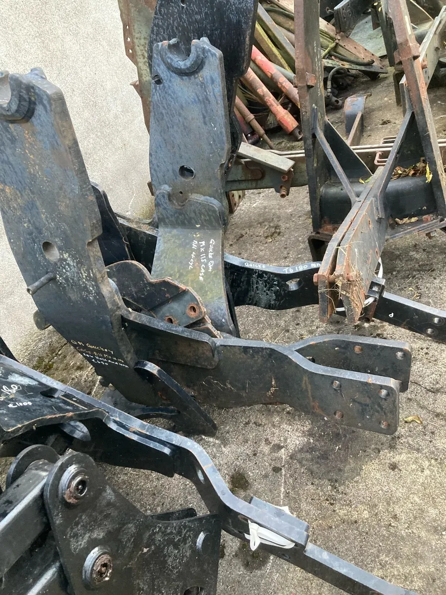 Loaders and brackets for New Holland tractor. - Image 4
