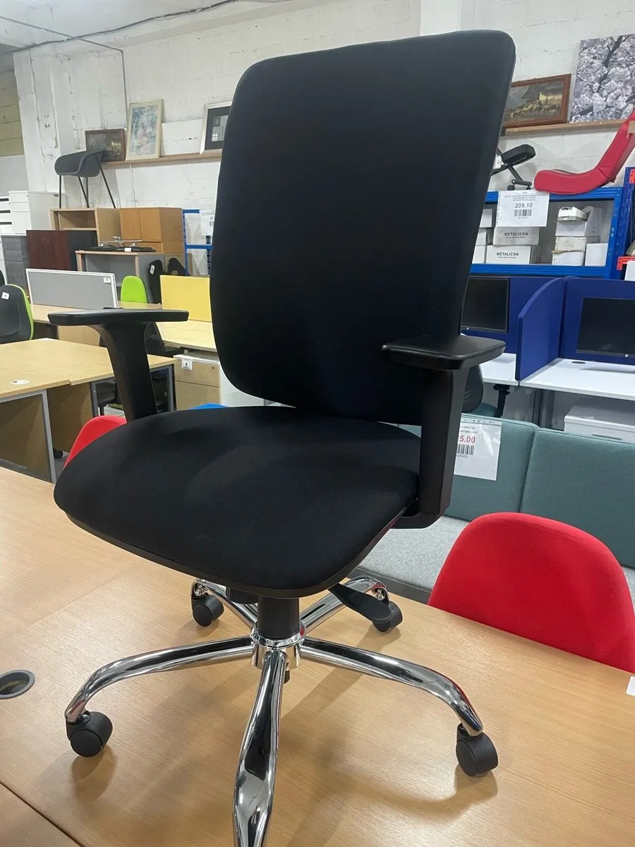 LIQUIDATED SENZA ERGO SWIVEL CHAIR - Image 2