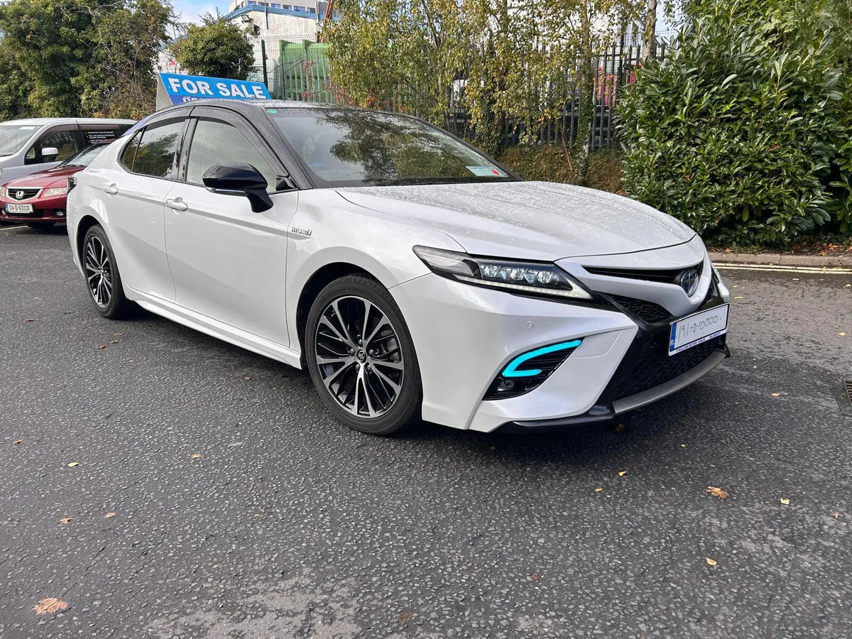 Toyota Camry / 2019 / 2.5 Petrol Hybrid / Auto for sale in Co. Tipperary for €31,000 on DoneDeal