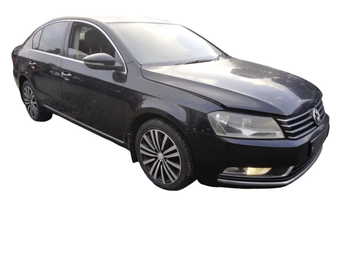 2011 VOLKSWAGEN PASSAT For Breaking/Dismantling - Image 1