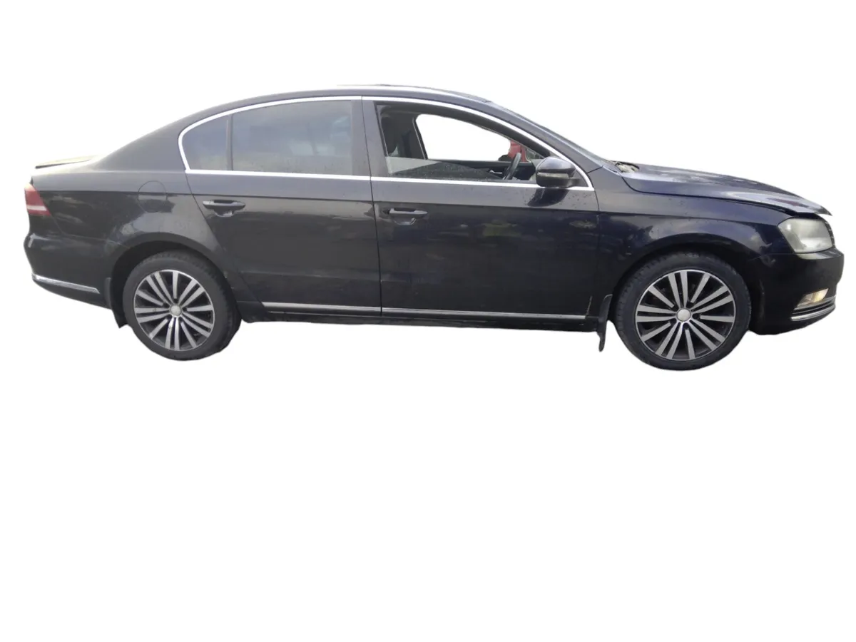 2011 VOLKSWAGEN PASSAT For Breaking/Dismantling - Image 2