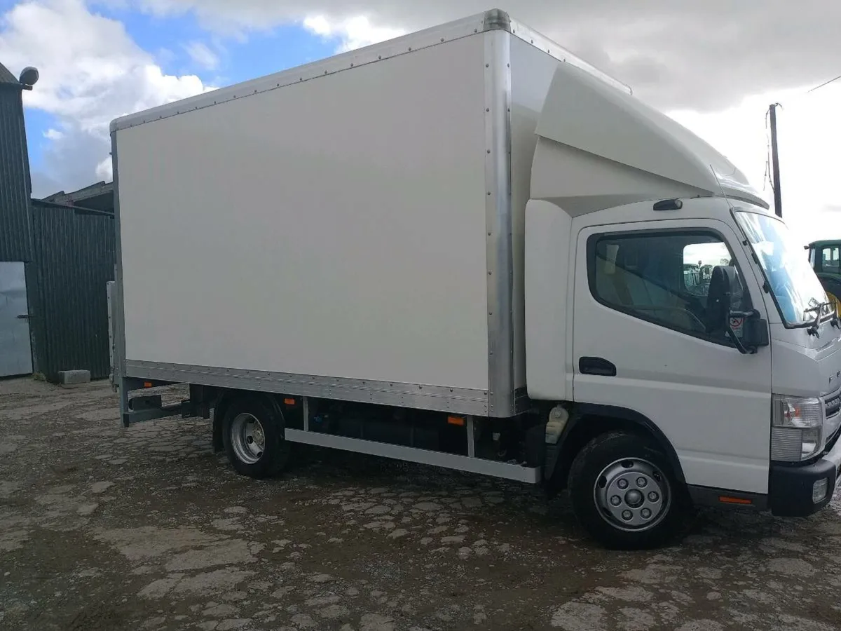 Mitsubishi fuso box lorry 7.5ton New box body - Image 1