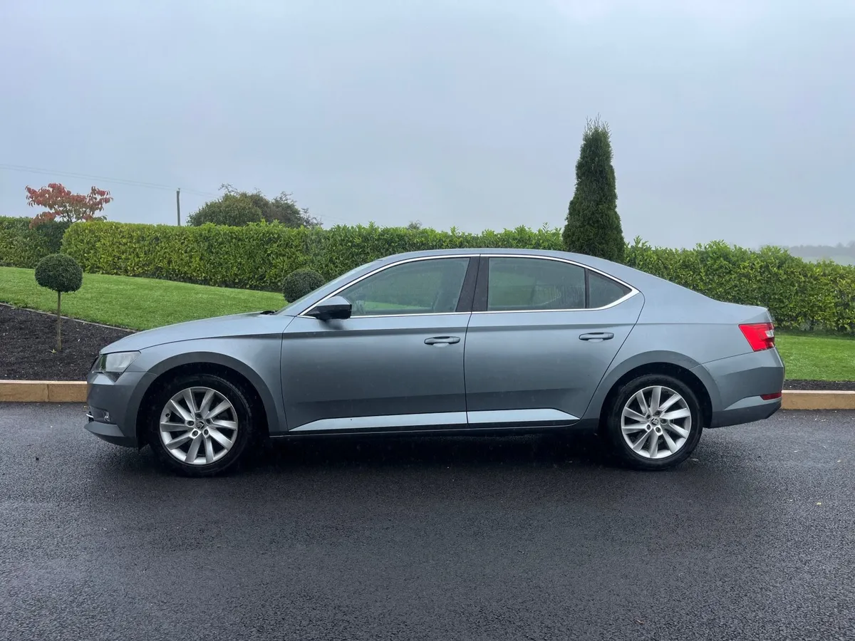 Skoda Superb 2018 - Image 4