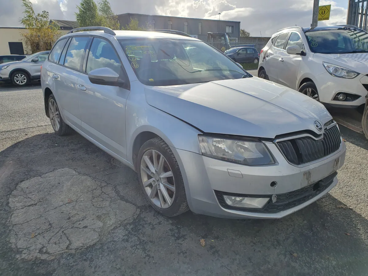 15 SKODA OCTAVIA  2.0 TDI (CKFC) 4X4 FOR BREAKING - Image 2
