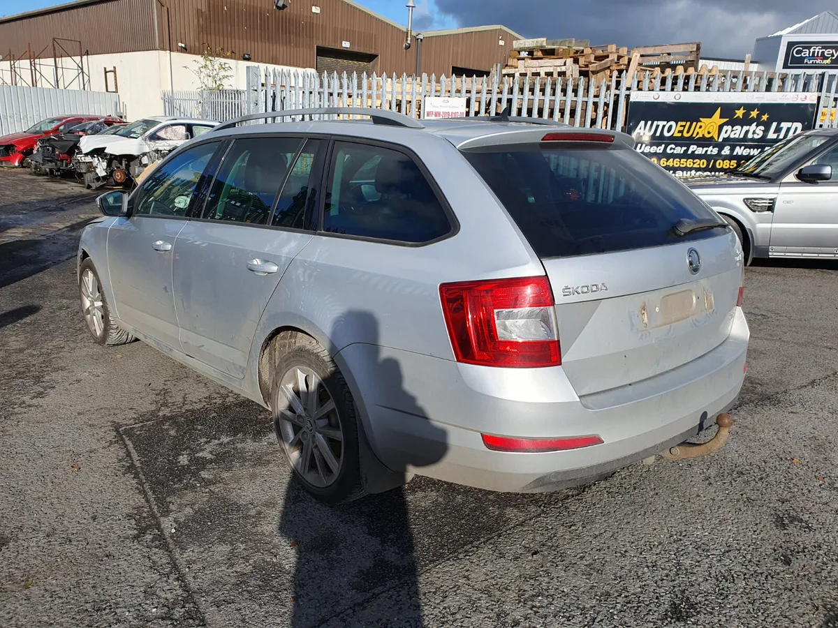 15 SKODA OCTAVIA  2.0 TDI (CKFC) 4X4 FOR BREAKING - Image 3