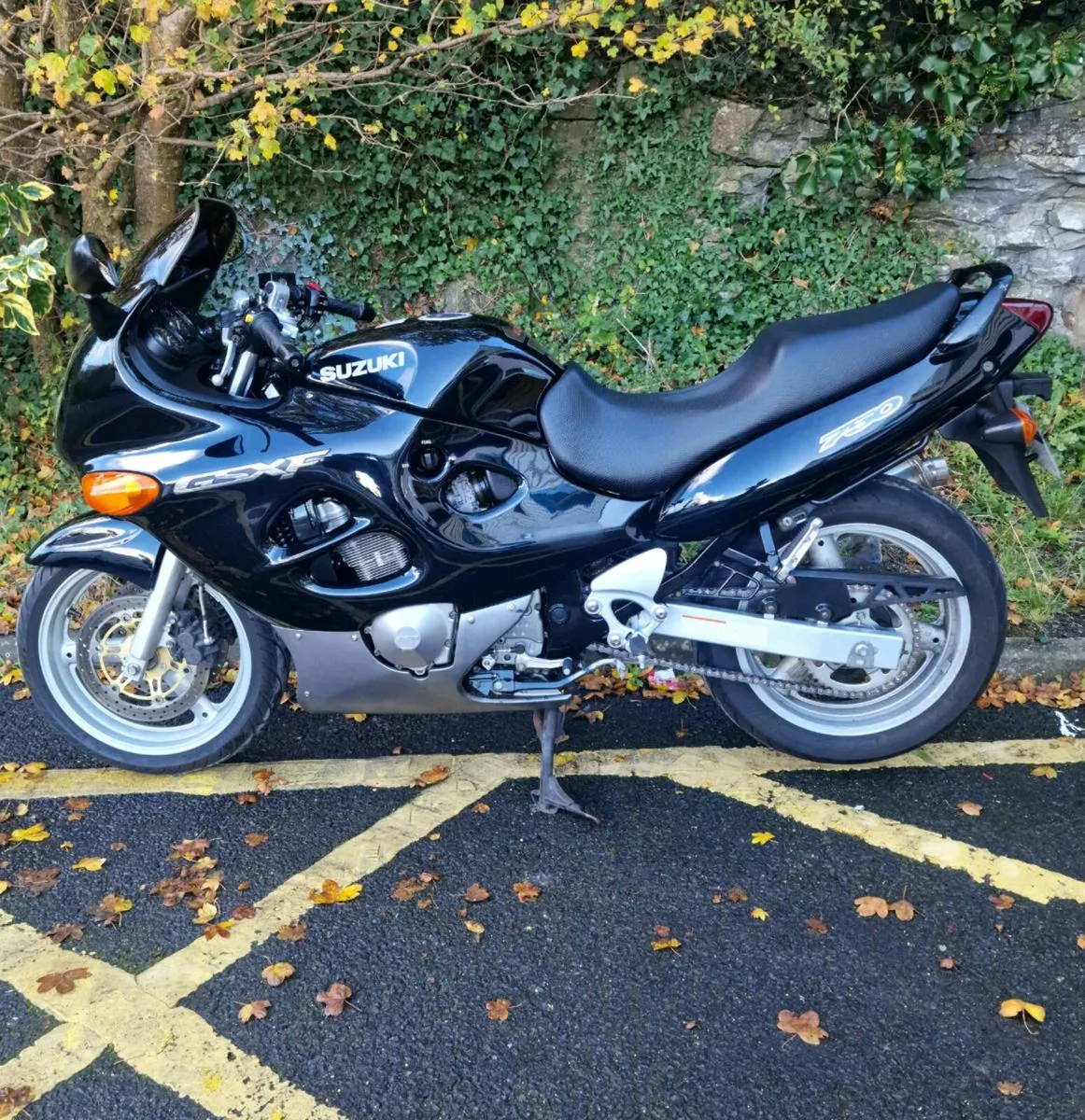 1999 Suzuki GSX750F - Image 1