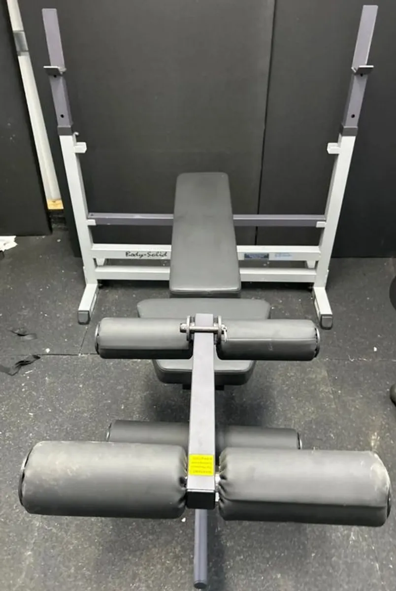 Body Solid Weight bench with leg extension - Image 1