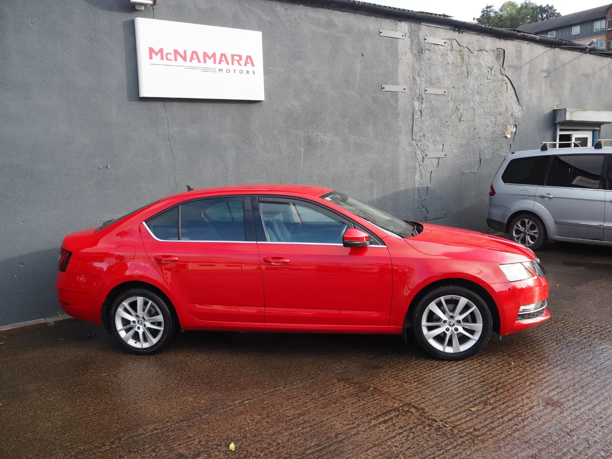 Skoda Octavia Style Huge Spec Only 83,000Km! - Image 2