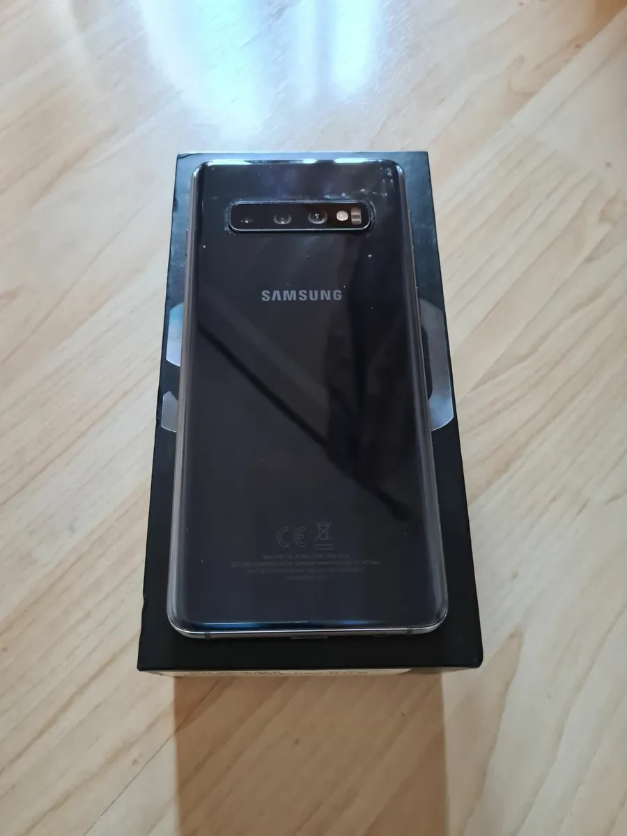 Samsung s22 Ultra s10 for sale in Co. Dublin for €410 on DoneDeal