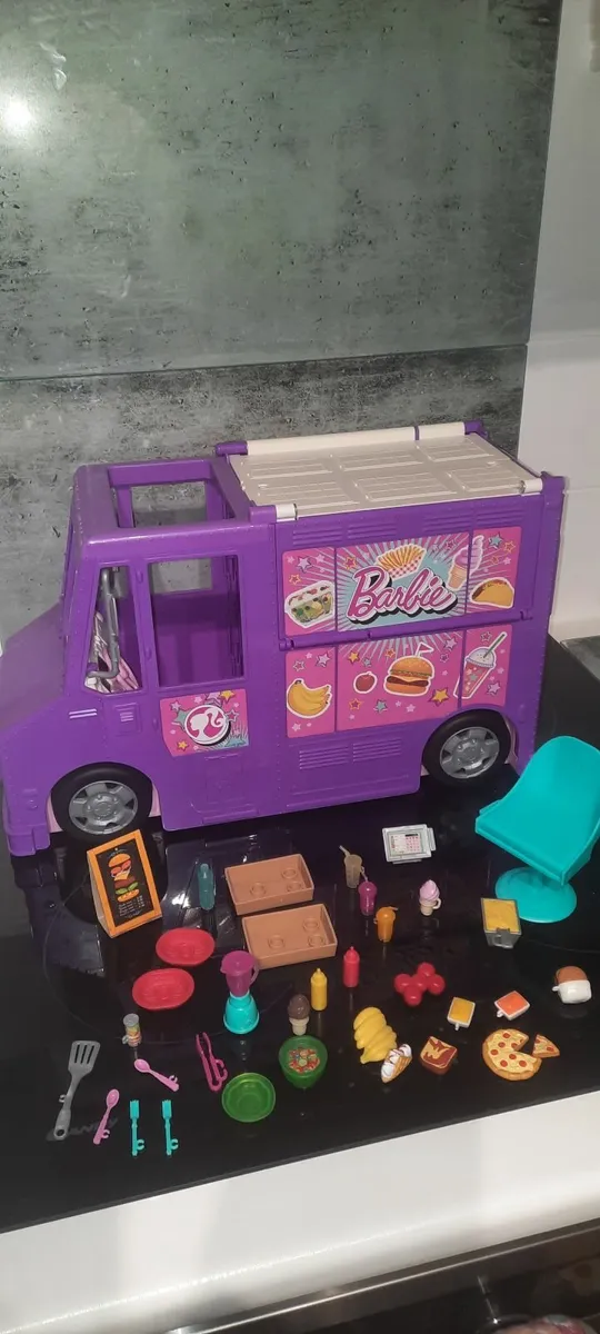 Barbie Fresh & Fun Food Truck - Image 1