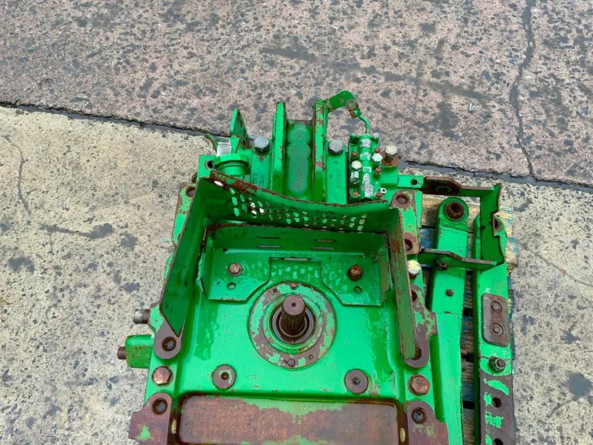 JOHN DEERE 6920 BACK END PARTS / ARMS. - Image 4