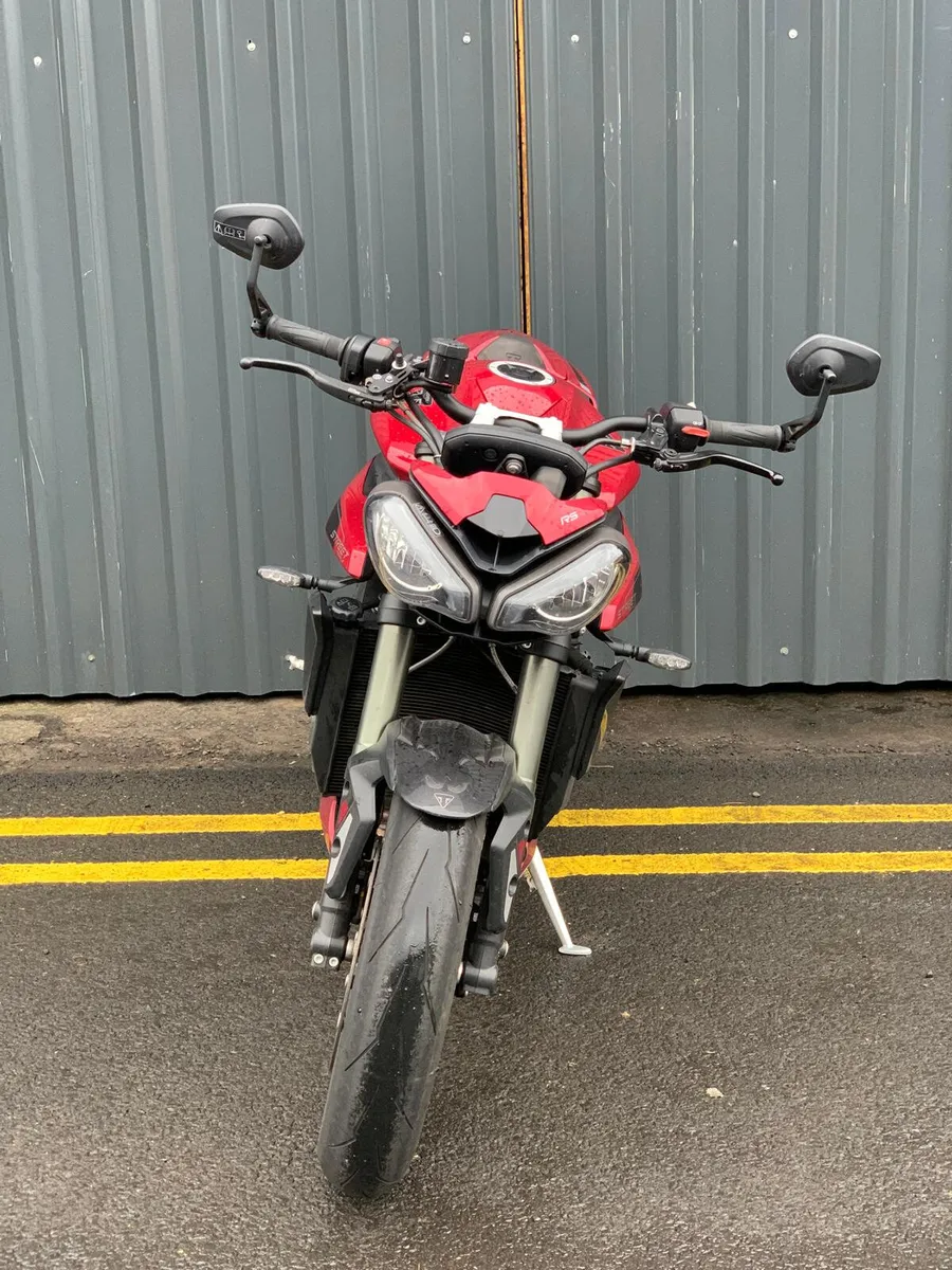 Ex-Demo 2023 Street Triple 765 RS - Image 2