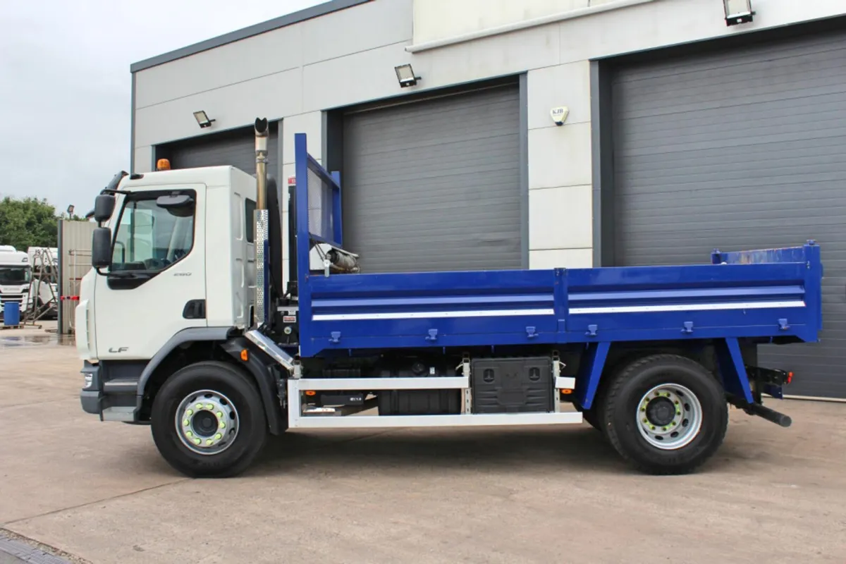 2023 DAF LF 260 18 TON TIPPER - Image 4