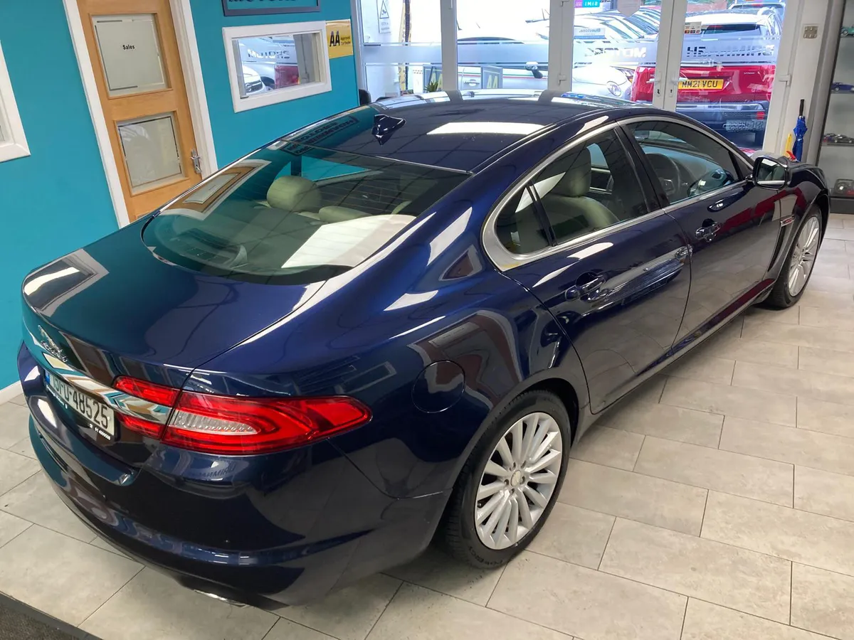 Jaguar XF 2.2 Luxury - Image 2