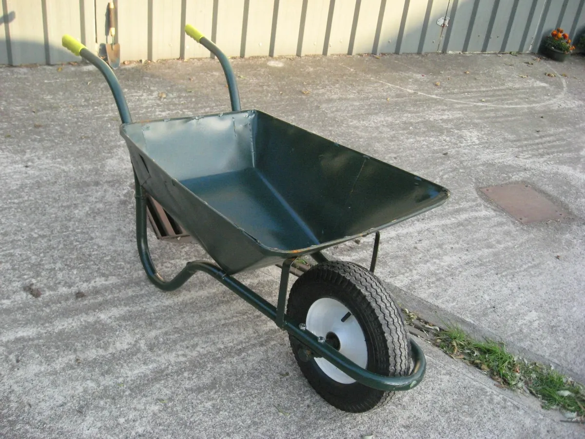 Wheel barrow - Image 1