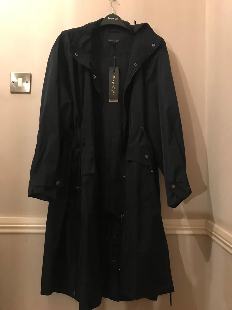 Phase-Eight ladies parka coat. Can post - Image 3