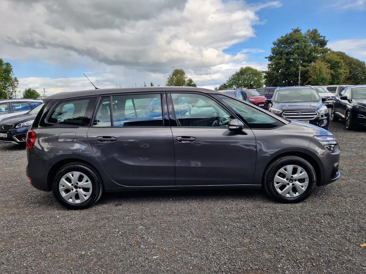 Citroen C4 7 Seater - Image 1