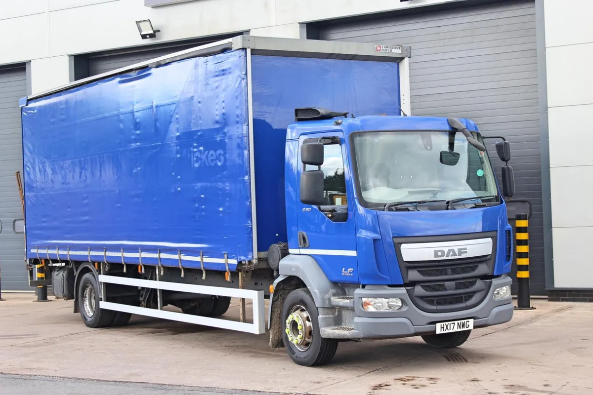 2017 DAF LF250 (16 T0N ) CURTAINSIDER - Image 1