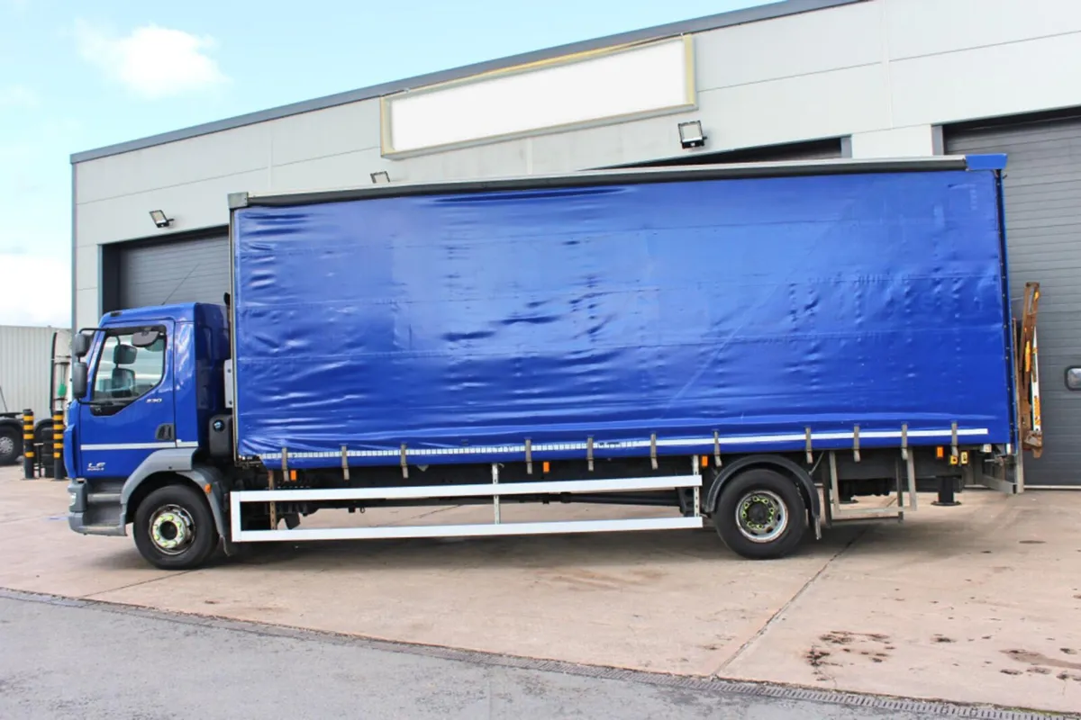 2017 DAF LF250 (16 T0N ) CURTAINSIDER - Image 4